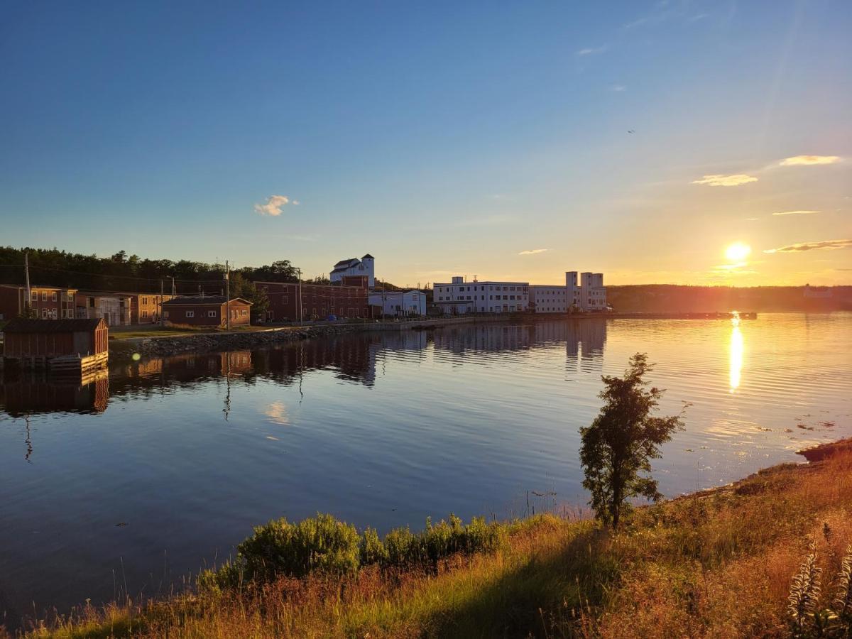 The Harbourside Inn Port Union Екстер'єр фото