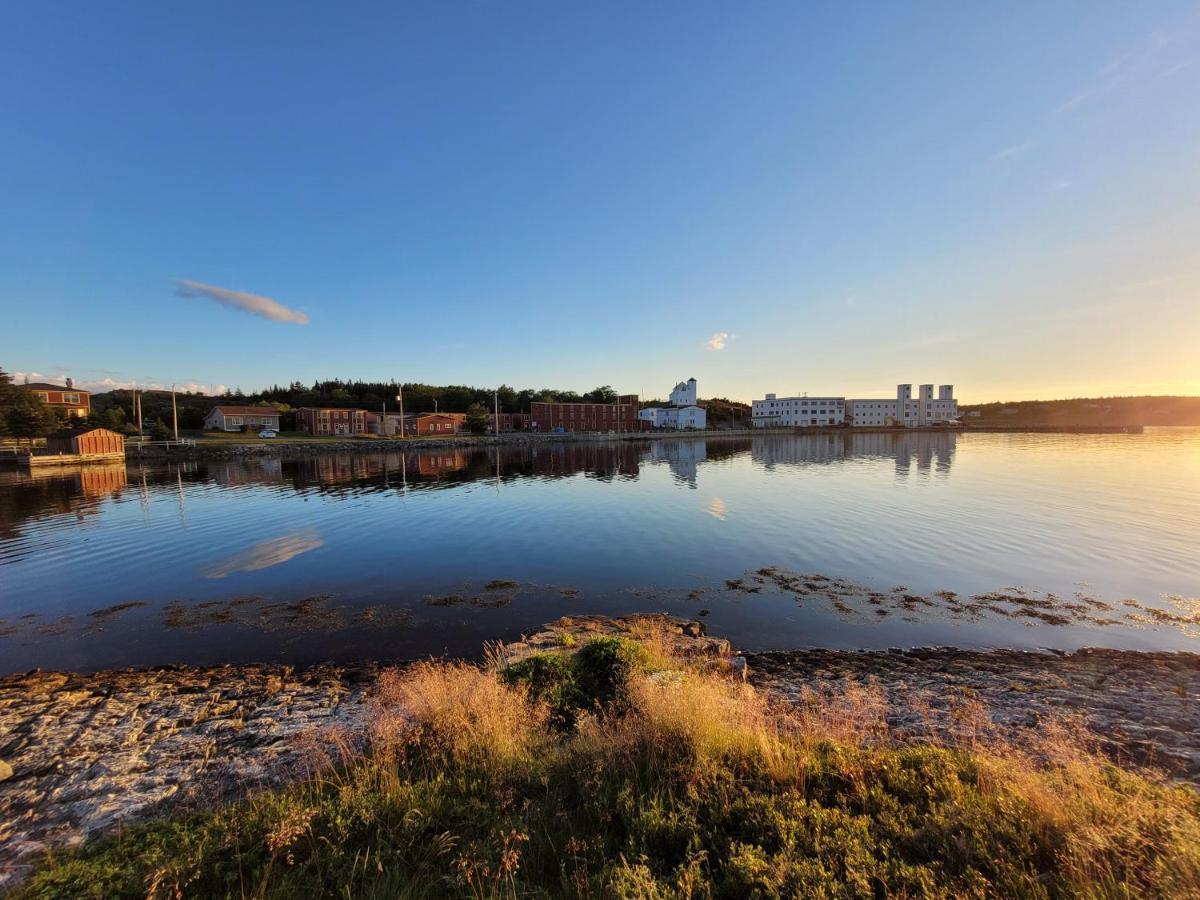 The Harbourside Inn Port Union Екстер'єр фото