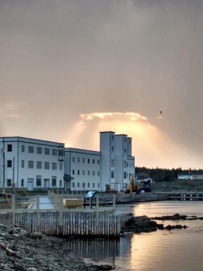The Harbourside Inn Port Union Екстер'єр фото